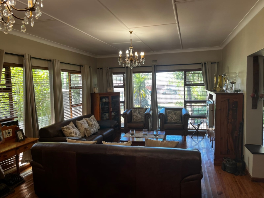 4 Bedroom Property for Sale in Rouxpark Western Cape